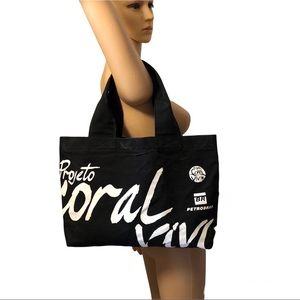 Coral Vivo Stunning canvas beach bag